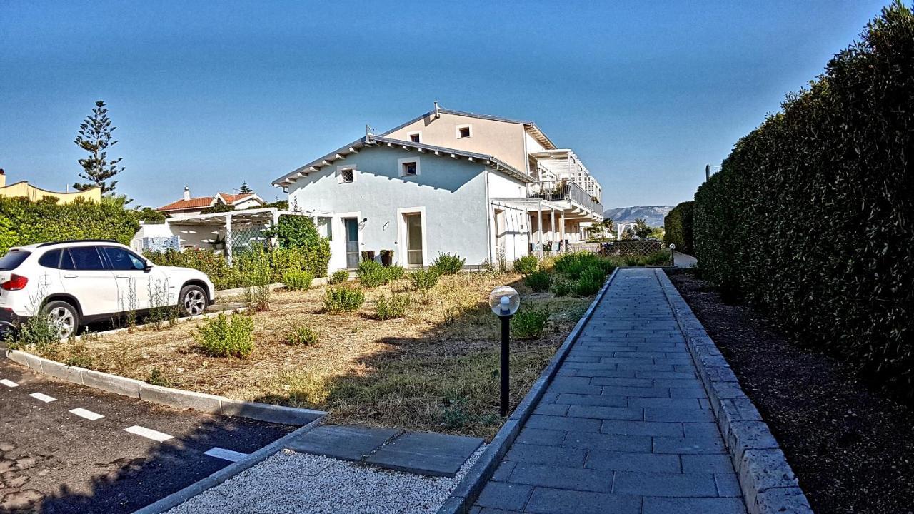 Asinaro Residence - Fronte Mare カラベルナルド エクステリア 写真