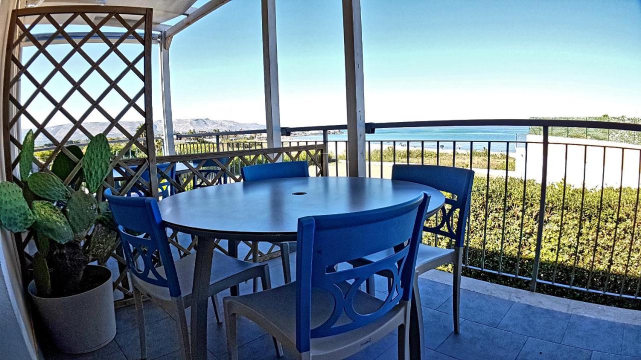 Asinaro Residence - Fronte Mare カラベルナルド エクステリア 写真