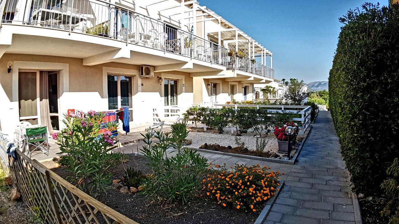 Asinaro Residence - Fronte Mare カラベルナルド エクステリア 写真